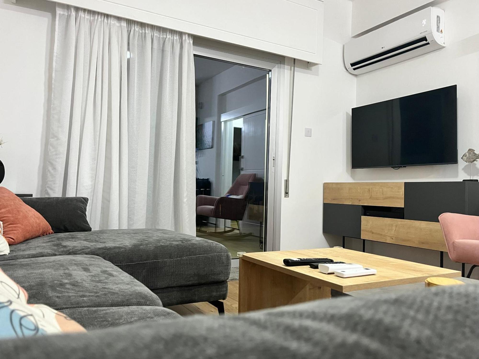 Modern Apartment Near Mckenzie Beach Larnaca Exterior photo