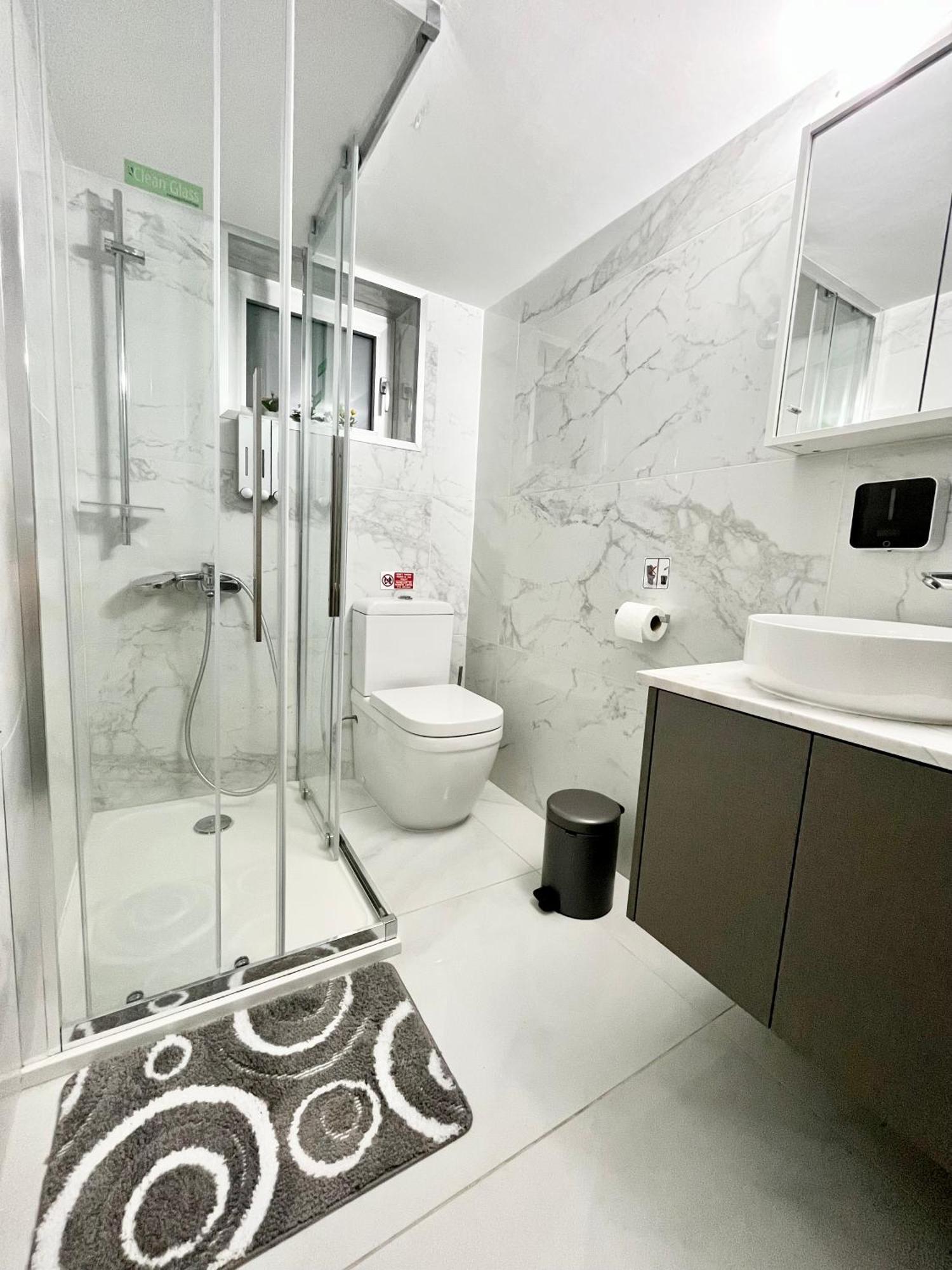 Modern Apartment Near Mckenzie Beach Larnaca Exterior photo