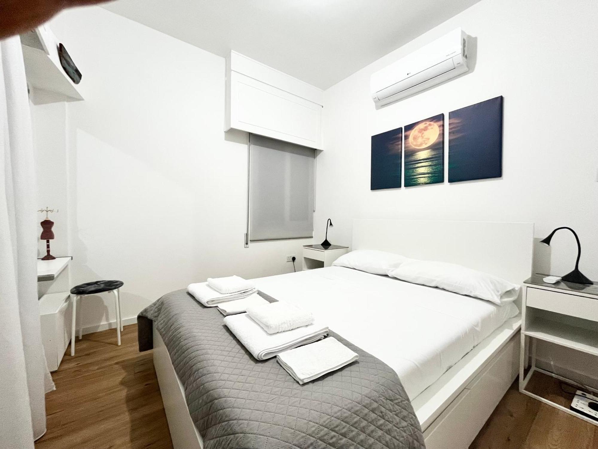 Modern Apartment Near Mckenzie Beach Larnaca Exterior photo
